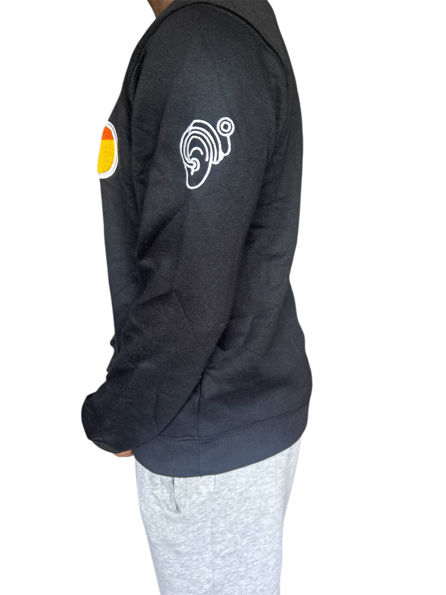 The communicator crewneck black